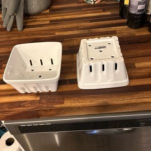 Berry Box White Colander